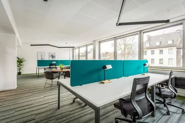 Rivvers Coworking Space in Aachen: Helle, moderne Arbeitsplätze nahe dem Hauptbahnhof (Hbf). Perfekt für flexible Workspaces in zentraler Lage.