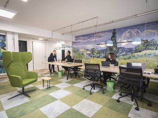 Coworking Space Bereich mit Personen bei Rivvers in Essen Rüttenscheid.