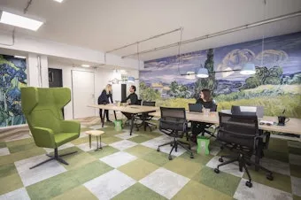 Coworking Space Bereich mit Personen bei Rivvers in Essen Rüttenscheid.