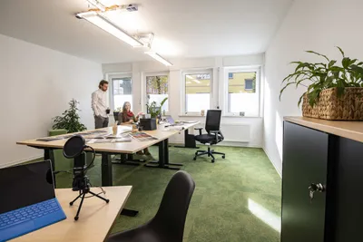 Ausgestattetes Teambüro im Coworking Space Rivvers in Essen-Rüttenscheid