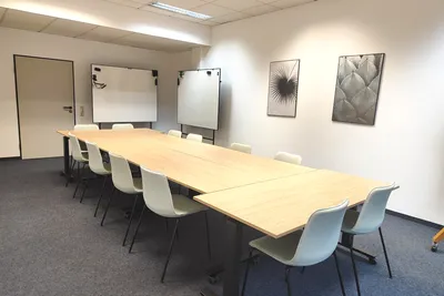 Seminarraum im Coworking Space Rivvers Neuss-Eastside