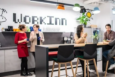 Küchenbereich im Coworking Space Rivvers in Mülheim Innenstadt.